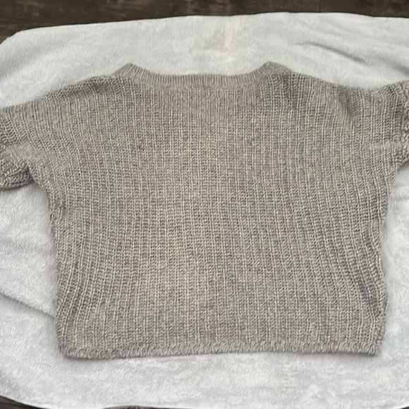 excellent condition knit sweater - Picture 5 of 5